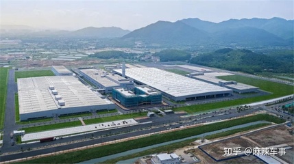 對于“小鵬汽車的底氣究竟在何處”，其實用戶的見解自有道理，但若放眼整個行業的當前格局與發展邏輯，這個猜謎般的討論就值得抽絲剝繭——答案已經鋪就在眼前。